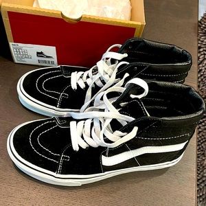 Vans black and white Sk8-Hi size 7